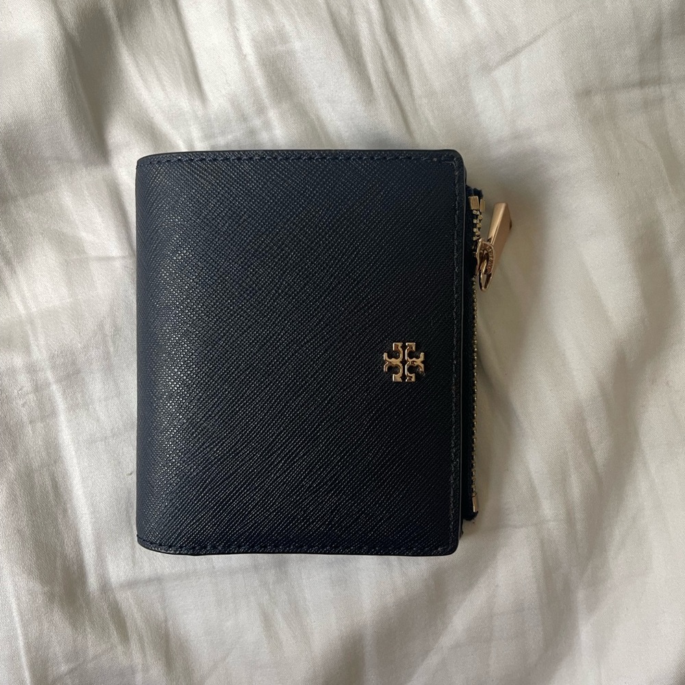 TORY BURCH mini emerson wallet with zipper in tory navy